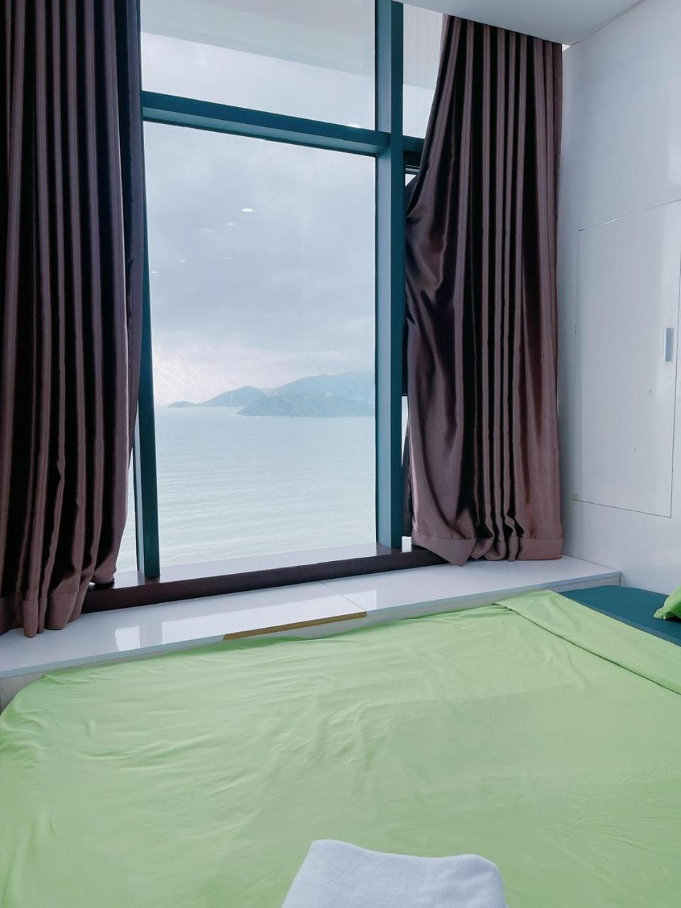 Infinity Sea View Apartment Nha Trang Exteriör bild