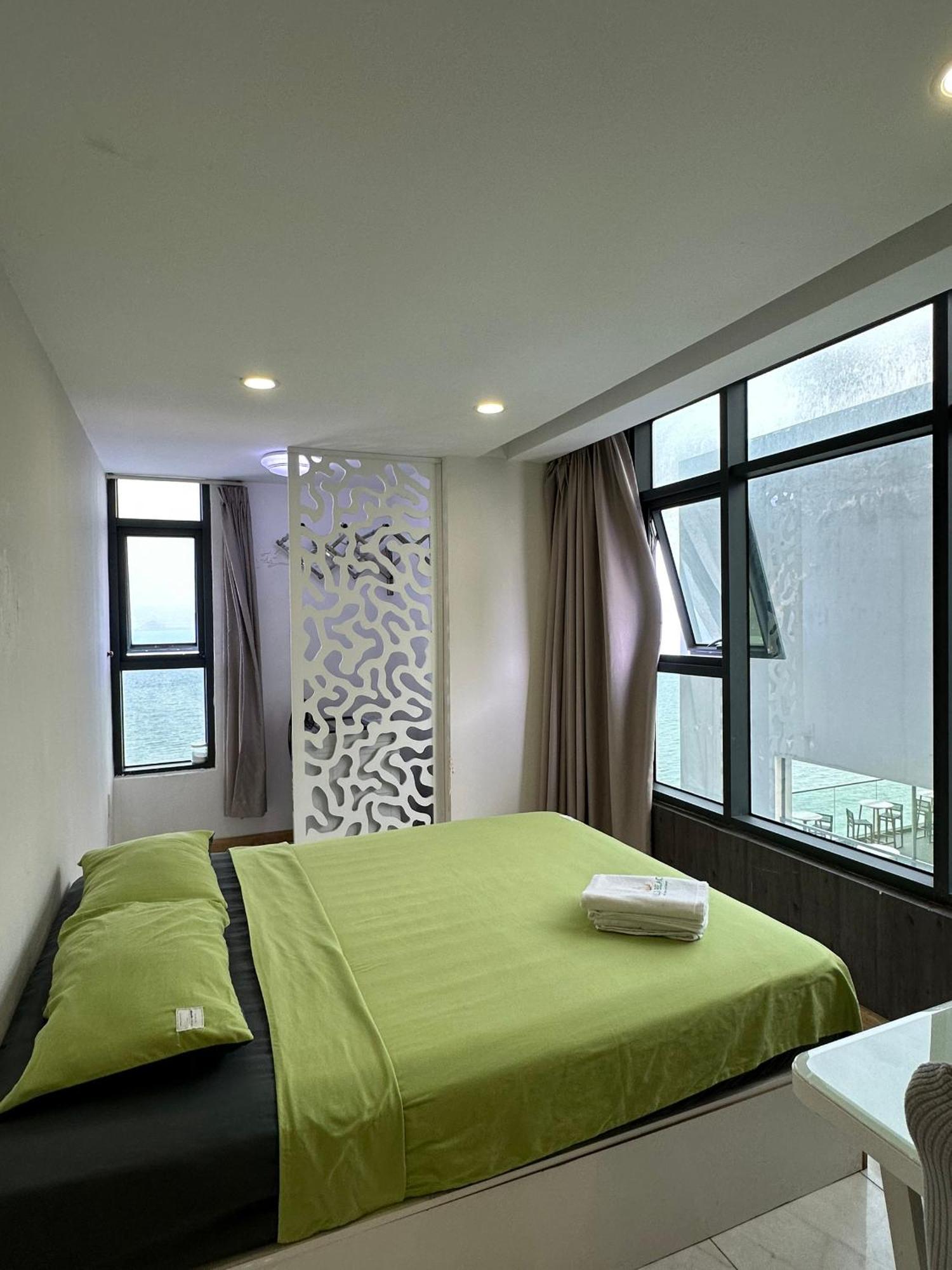 Infinity Sea View Apartment Nha Trang Exteriör bild