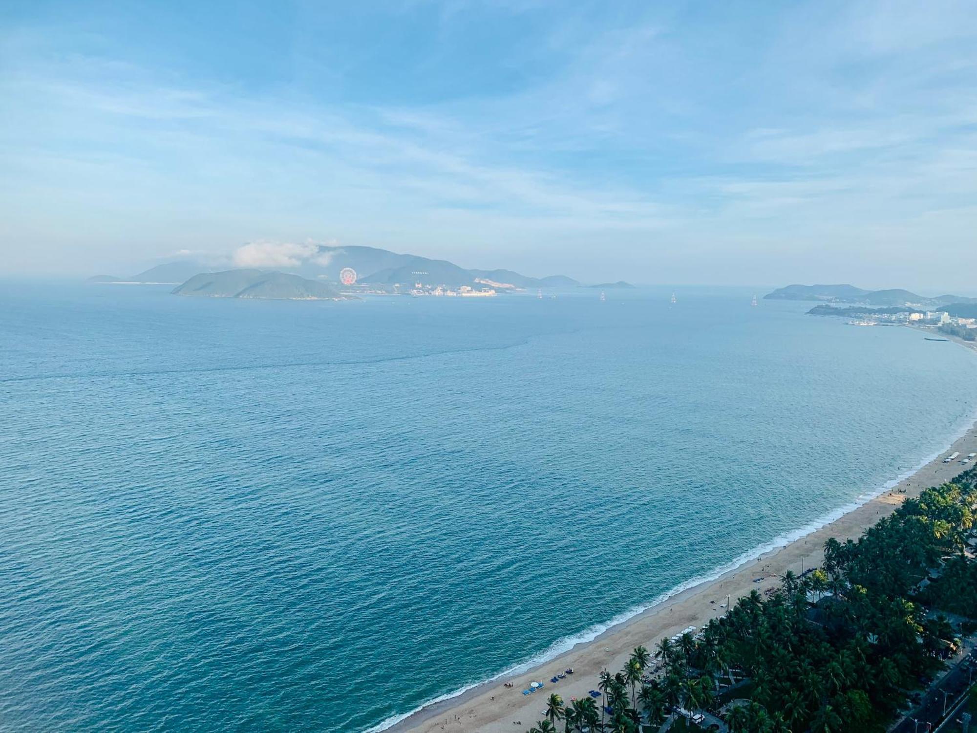 Infinity Sea View Apartment Nha Trang Exteriör bild
