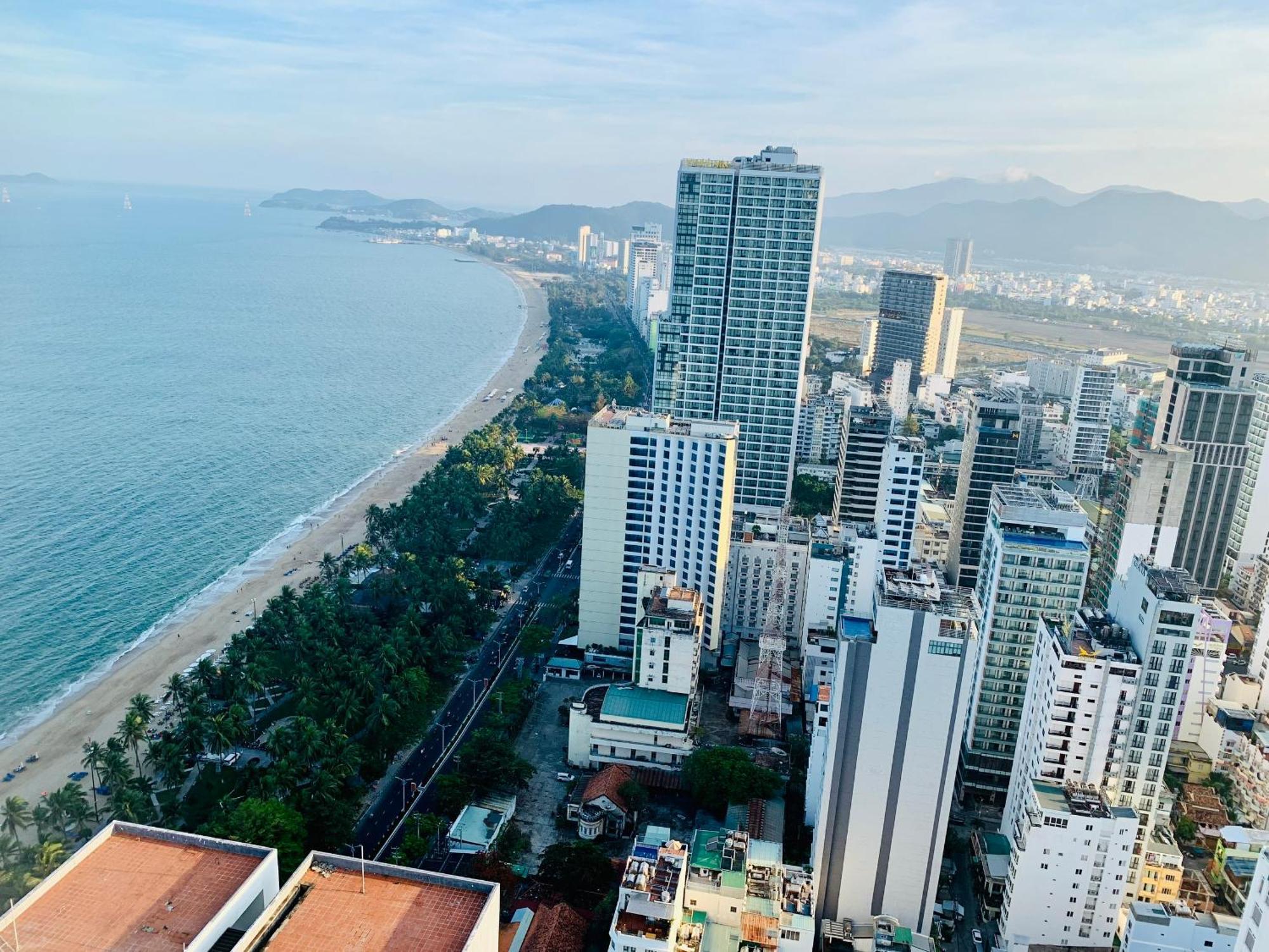 Infinity Sea View Apartment Nha Trang Exteriör bild